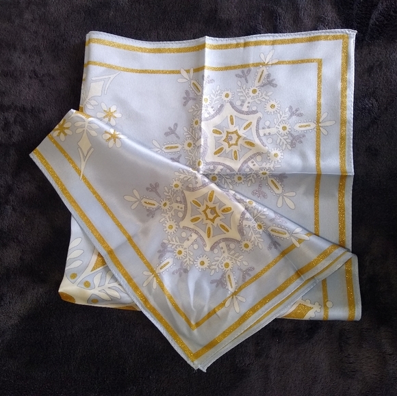 MOMA. Holiday Snowflake Neckerchief - Picture 1 of 14